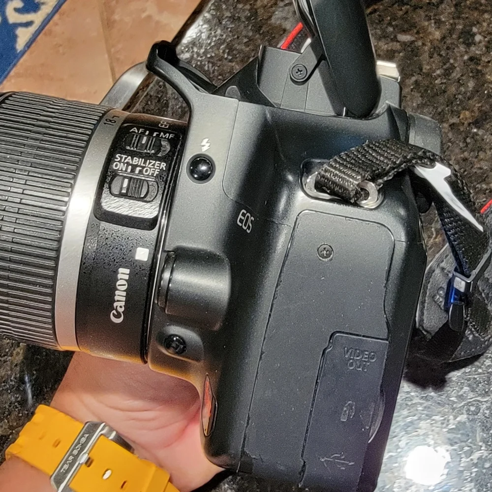 CANON Eos Rebel DSLR XSi & 2 Canon Lens